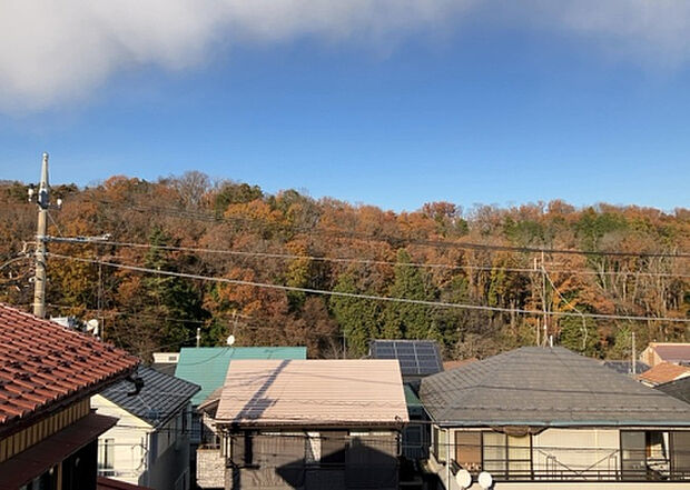 【物件からの展望】眺望を気にして物件を探す場合、前面に建物が建っていないか現地で確認しましょう！前面に建物があると景色はもちろん、日当たりや風通しにも影響が出てきます。住んだ時のことを想像しながら現地見学をしましょう。