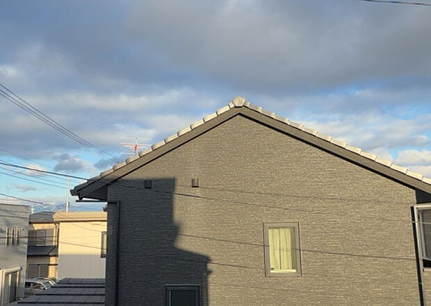 【物件からの展望】眺望を気にして物件を探す場合、前面に建物が建っていないか現地で確認しましょう!前面に建物があると景色はもちろん、日当たりや風通しにも影響が出てきます。住んだ時のことを想像しながら現地見学をしましょう。