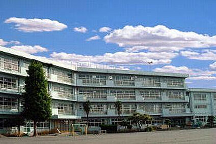 南第三小学校 949m(徒歩12分)