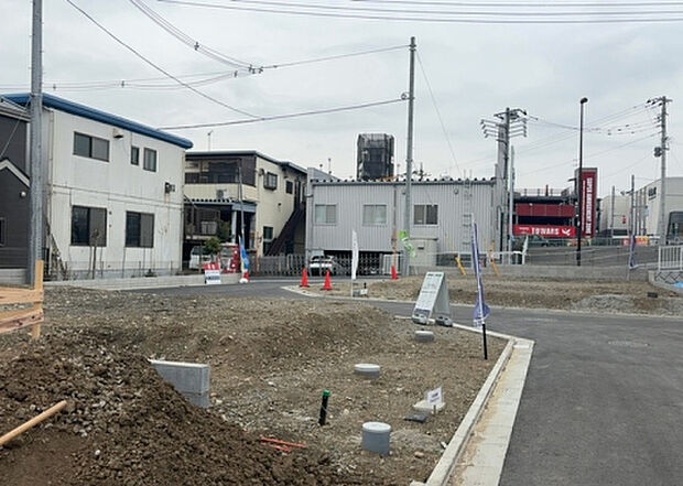 【物件からの展望_2】眺望を気にして物件を探す場合、前面に建物が建っていないか現地で確認しましょう！前面に建物があると景色はもちろん、日当たりや風通しにも影響が出てきます。住んだ時のことを想像しながら現地見学をしましょう。