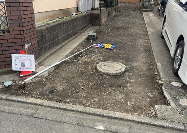 【駐車場_2】駐車場と明記されていても、最小スペースでつくられた駐車場だと大型車は駐車できなかったり、出入りしにくくなったりする可能性があります。お車のサイズと購入したい物件の駐車場のサイズを現地で確認しましょう。