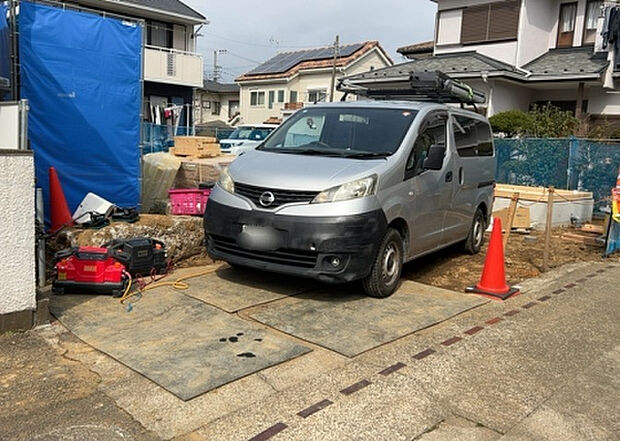 【駐車場_2】駐車場と明記されていても、最小スペースでつくられた駐車場だと大型車は駐車できなかったり、出入りしにくくなったりする可能性があります。お車のサイズと購入したい物件の駐車場のサイズを現地で確認しましょう。