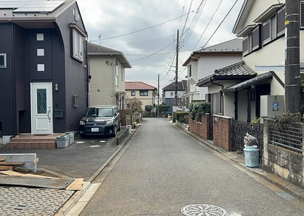 【物件からの展望_2】眺望を気にして物件を探す場合、前面に建物が建っていないか現地で確認しましょう！前面に建物があると景色はもちろん、日当たりや風通しにも影響が出てきます。住んだ時のことを想像しながら現地見学をしましょう。