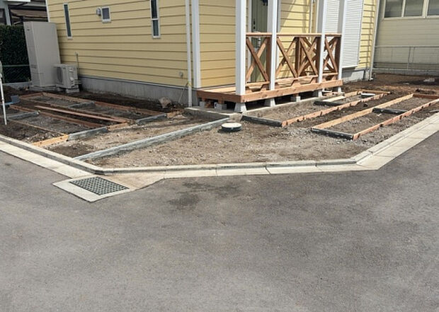 【駐車場】駐車場と明記されていても、最小スペースでつくられた駐車場だと大型車は駐車できなかったり、出入りしにくくなったりする可能性があります。お車のサイズと購入したい物件の駐車場のサイズを現地で確認しましょう。