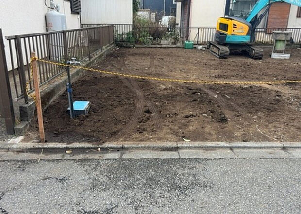 【駐車場_2】駐車場と明記されていても、最小スペースでつくられた駐車場だと大型車は駐車できなかったり、出入りしにくくなったりする可能性があります。お車のサイズと購入したい物件の駐車場のサイズを現地で確認しましょう。