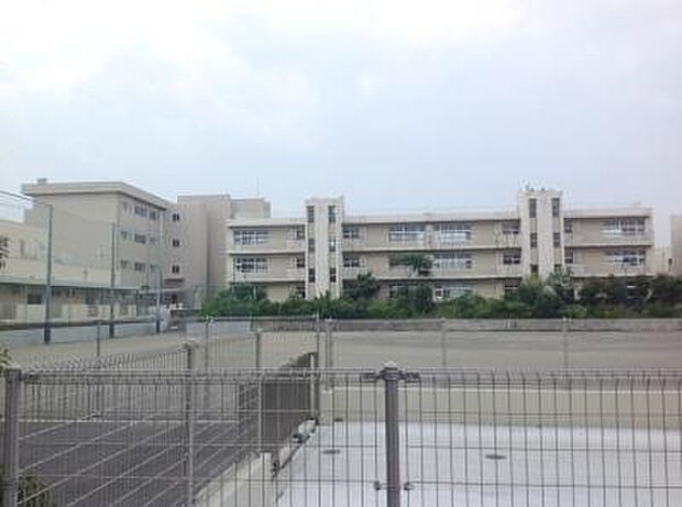 相武台小学校(約941m)