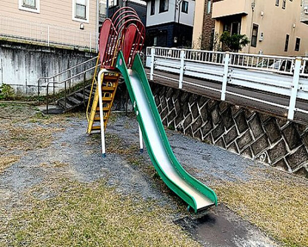 打越旭ヶ丘公園（約235m）