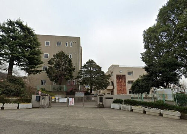 荻野中学校(約2,266m)