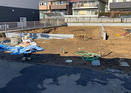 前面道路含む現地写真_3