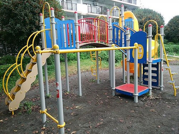 入谷くつがた公園(約276m)