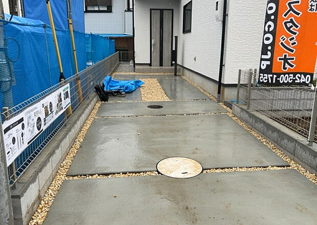 【駐車場】駐車場と明記されていても、最小スペースでつくられた駐車場だと大型車は駐車できなかったり、出入りしにくくなったりする可能性があります。お車のサイズと購入したい物件の駐車場のサイズを現地で確認しましょう。