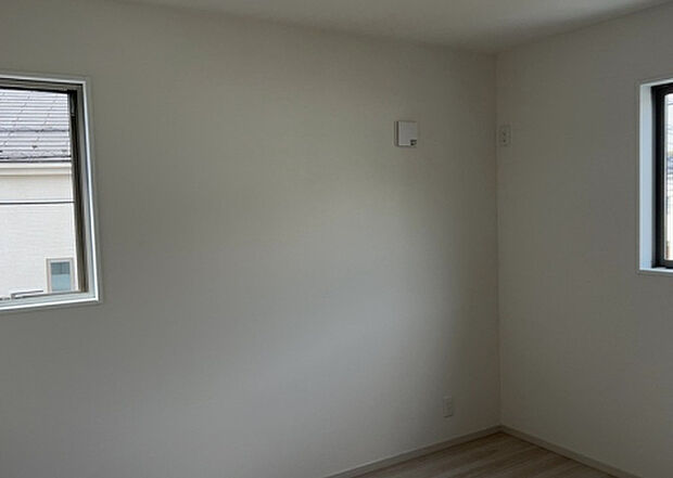 【子供部屋】子供が何人でも年齢によっては、受験時にしっかり壁のある個室があった方が良い場合もあります。難しい問題ですが、兄弟の人数や、性別や年齢差によって状況が異なりますので、数年後のこともしっかり考えましょう。