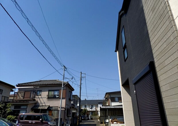 【物件からの展望_2】眺望を気にして物件を探す場合、前面に建物が建っていないか現地で確認しましょう!前面に建物があると景色はもちろん、日当たりや風通しにも影響が出てきます。住んだ時のことを想像しながら現地見学をしましょう。