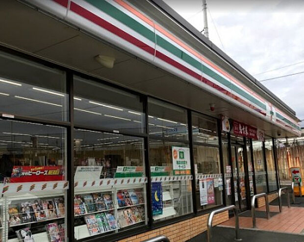 セブンイレブン 厚木愛甲東店(約60m)