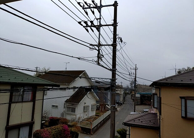 【物件からの展望】眺望を気にして物件を探す場合、前面に建物が建っていないか現地で確認しましょう!前面に建物があると景色はもちろん、日当たりや風通しにも影響が出てきます。住んだ時のことを想像しながら現地見学をしましょう。
