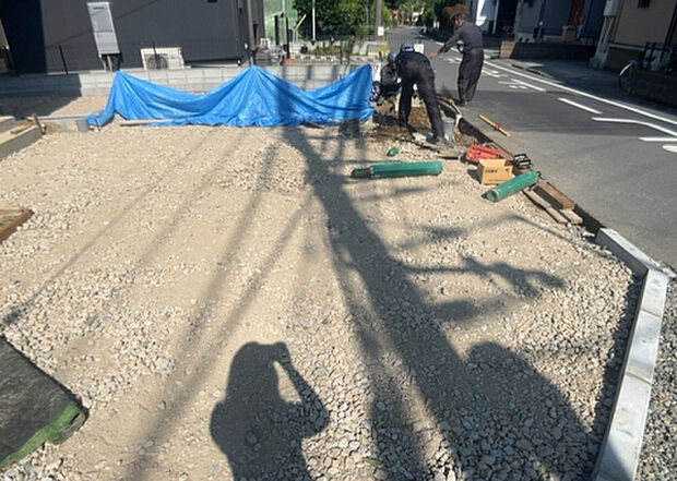 【その他設備】敷地内には、散水栓や立水栓があります。水道水を直接利用できるため、水を運ぶ手間を省くことが出来ます。大量の水を必要とする洗車作業や清掃などに役立ちます。その他設備とあわせて、現地でご確認ください。