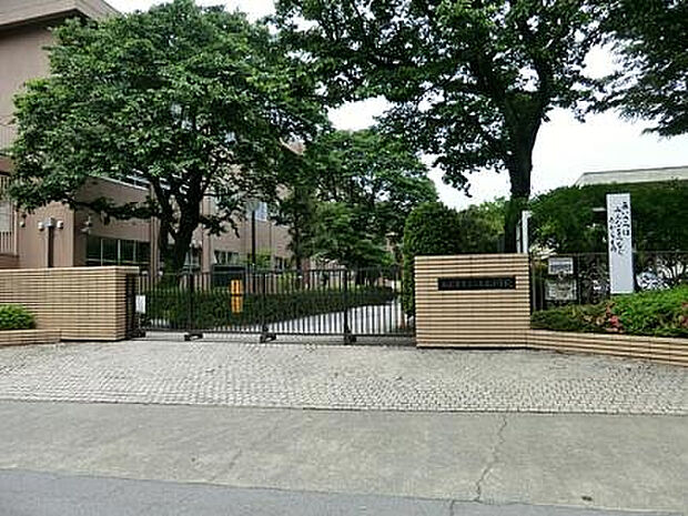 二本松小学校(約965m)