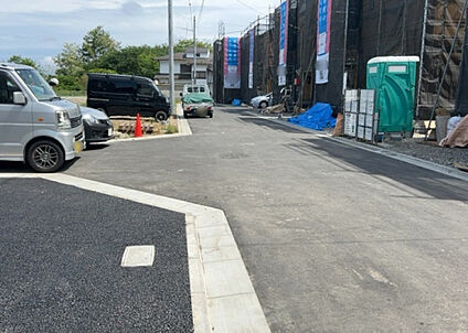 前面道路含む現地写真_2
