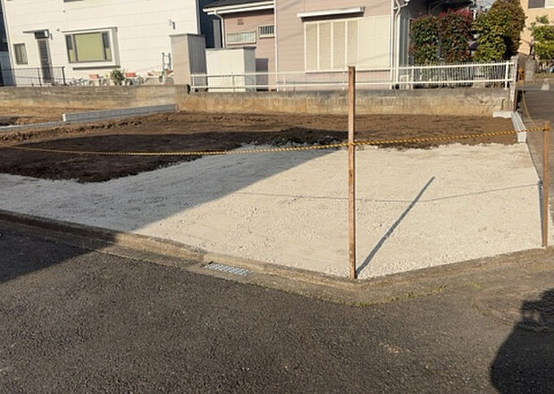 【外観_2】外観は建物の第一印象を決める重要な要素です。複数の方向から見ることで、建物の存在感や周辺との調和、デザインの良さなどがより明確に分かります。お気に入りの建物を見つけてみてください。