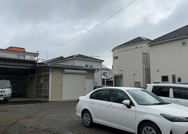 【物件からの展望_2】眺望を気にして物件を探す場合、前面に建物が建っていないか現地で確認しましょう!前面に建物があると景色はもちろん、日当たりや風通しにも影響が出てきます。住んだ時のことを想像しながら現地見学をしましょう。