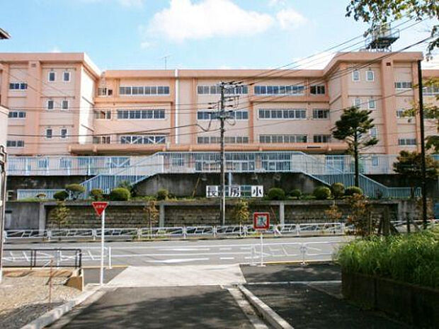 長房小学校（約665m）