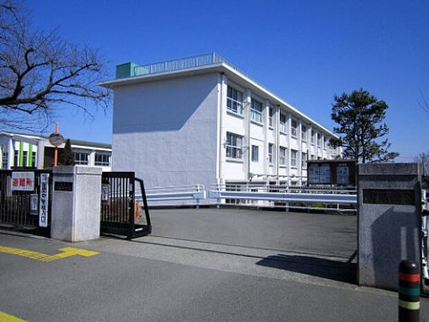 座間中学校（約527m）