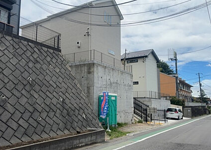 前面道路含む現地写真_2