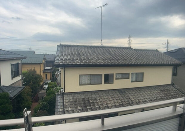 【物件からの展望】眺望を気にして物件を探す場合、前面に建物が建っていないか現地で確認しましょう！前面に建物があると景色はもちろん、日当たりや風通しにも影響が出てきます。住んだ時のことを想像しながら現地見学をしましょう。
