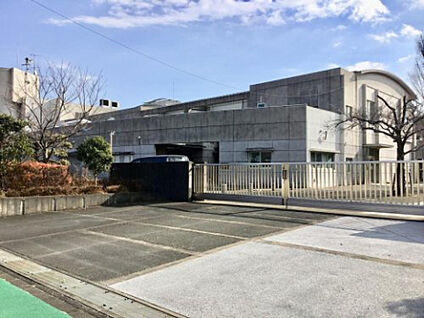 石田小学校 772m(徒歩10分)