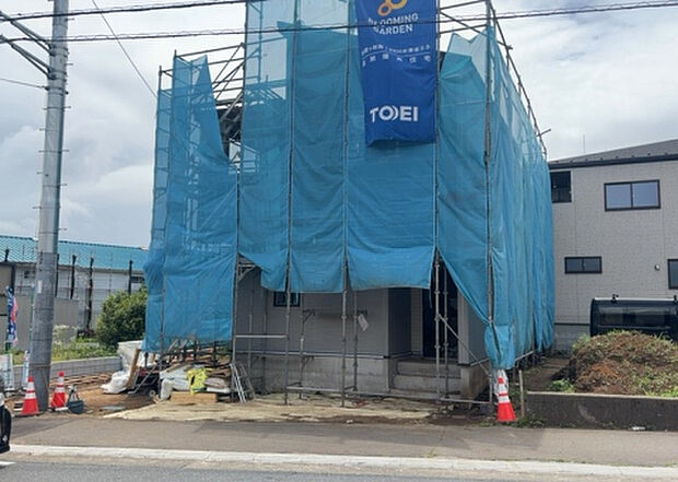 【外観_2】外観は建物の第一印象を決める重要な要素です。複数の方向から見ることで、建物の存在感や周辺との調和、デザインの良さなどがより明確に分かります。お気に入りの建物を見つけてみてください。