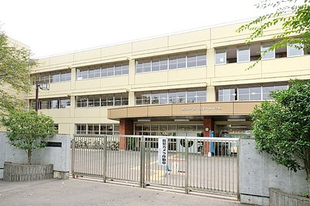 本町田小学校（約937m）