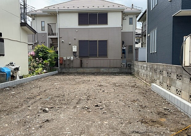 【外観_2】外観は建物の第一印象を決める重要な要素です。複数の方向から見ることで、建物の存在感や周辺との調和、デザインの良さなどがより明確に分かります。お気に入りの建物を見つけてみてください。
