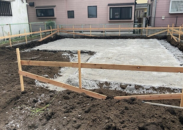 【外観_2】外観は建物の第一印象を決める重要な要素です。複数の方向から見ることで、建物の存在感や周辺との調和、デザインの良さなどがより明確に分かります。お気に入りの建物を見つけてみてください。