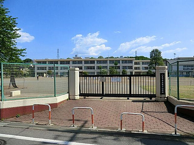 第十小学校(約626m)