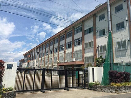 元八王子中学校 614m(徒歩8分)