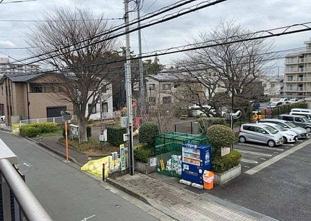 【物件からの展望】眺望を気にして物件を探す場合、前面に建物が建っていないか現地で確認しましょう！前面に建物があると景色はもちろん、日当たりや風通しにも影響が出てきます。住んだ時のことを想像しながら現地見学をしましょう。