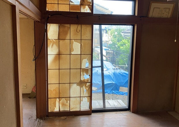 【内装】建物の上下階の通路である階段は、その位置によって動線や室内の印象が大きく左右されます。手摺にも重要な役割があり、転倒の防止・歩行や動作を円滑にして日常生活を支えることを主な目的として設置されています。