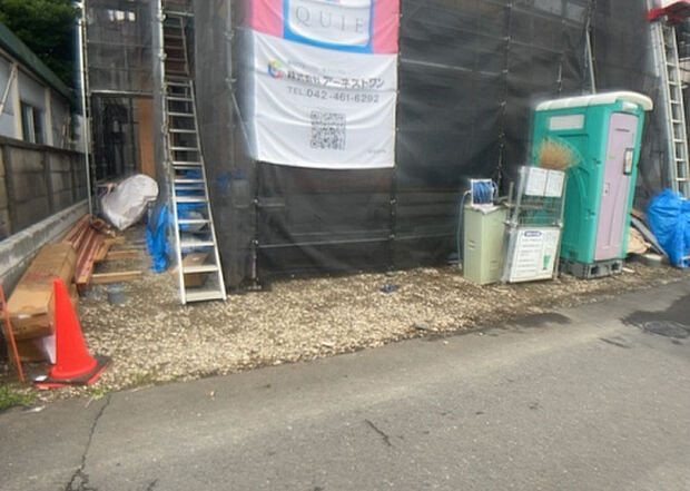 【駐車場_2】駐車場と明記されていても、最小スペースでつくられた駐車場だと大型車は駐車できなかったり、出入りしにくくなったりする可能性があります。お車のサイズと購入したい物件の駐車場のサイズを現地で確認しましょう。