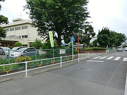 大沼小学校 90m(徒歩2分)