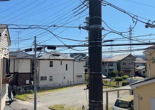 【物件からの展望】眺望を気にして物件を探す場合、前面に建物が建っていないか現地で確認しましょう!前面に建物があると景色はもちろん、日当たりや風通しにも影響が出てきます。住んだ時のことを想像しながら現地見学をしましょう。