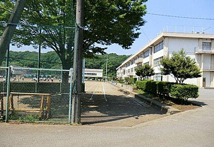城山中学校 1471m(徒歩19分)