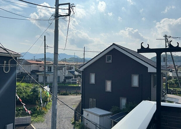 【物件からの展望】眺望を気にして物件を探す場合、前面に建物が建っていないか現地で確認しましょう!前面に建物があると景色はもちろん、日当たりや風通しにも影響が出てきます。住んだ時のことを想像しながら現地見学をしましょう。