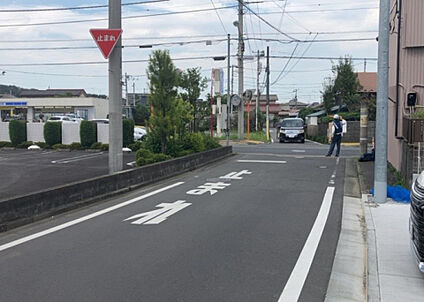 前面道路含む現地写真_2