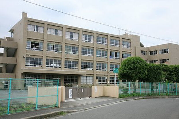 林中学校(約453m)