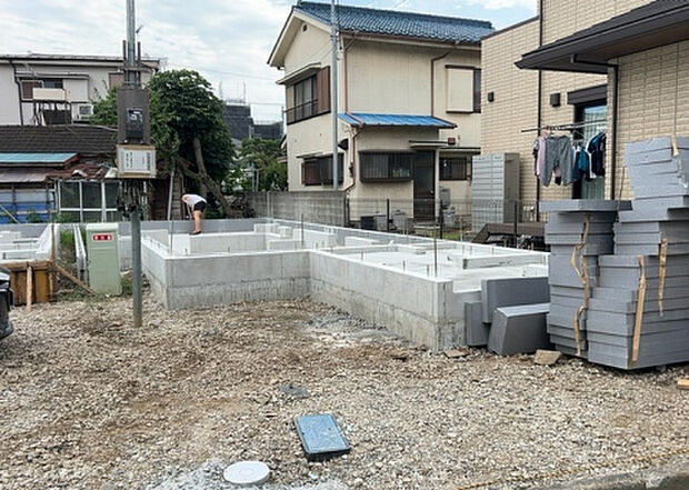 【外観_2】外観は建物の第一印象を決める重要な要素です。複数の方向から見ることで、建物の存在感や周辺との調和、デザインの良さなどがより明確に分かります。お気に入りの建物を見つけてみてください。
