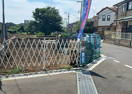 前面道路含む現地写真_3