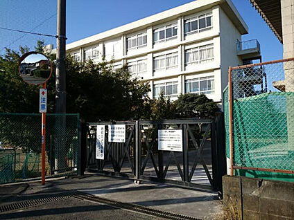 町田第二中学校 1386m(徒歩18分)
