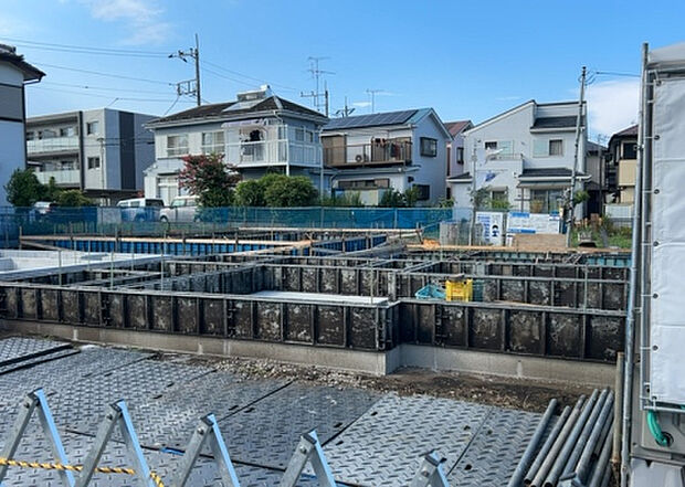 【外観_2】外観は建物の第一印象を決める重要な要素です。複数の方向から見ることで、建物の存在感や周辺との調和、デザインの良さなどがより明確に分かります。お気に入りの建物を見つけてみてください。