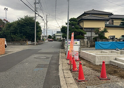前面道路含む現地写真_2