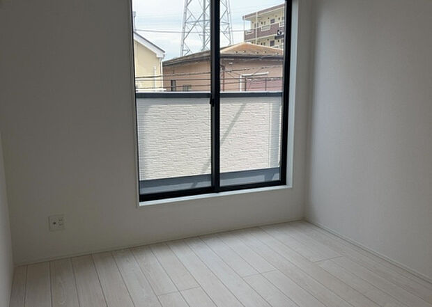 【子供部屋】子供が何人でも年齢によっては、受験時にしっかり壁のある個室があった方が良い場合もあります。難しい問題ですが、兄弟の人数や、性別や年齢差によって状況が異なりますので、数年後のこともしっかり考えましょう。